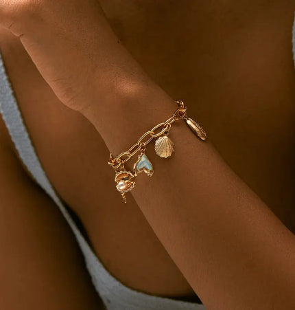 Golden Seashell Charm Bracelet – 18K Gold Plated null