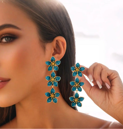 Fashionable Oil Dripping Four Petal Flower Earrings null
