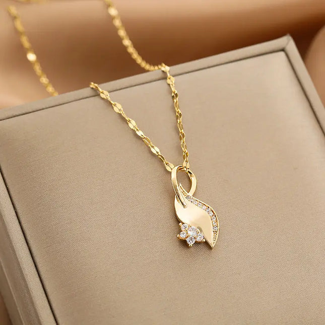Gold Luxurious Diamond-studded Titanium Steel Necklace Women's Fashion Jewelry Europe Wholesale